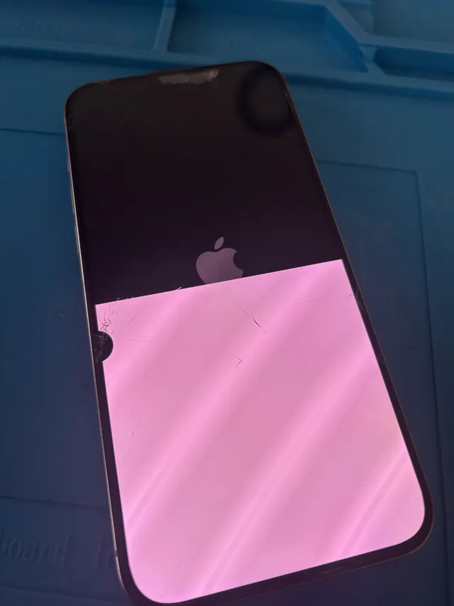 iPhone OLED Display Defekt rosa Balken – Reparatur PhoneKlinik Grenchen